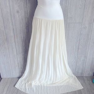 Women’s Medium Beautiful Maxi Skirt